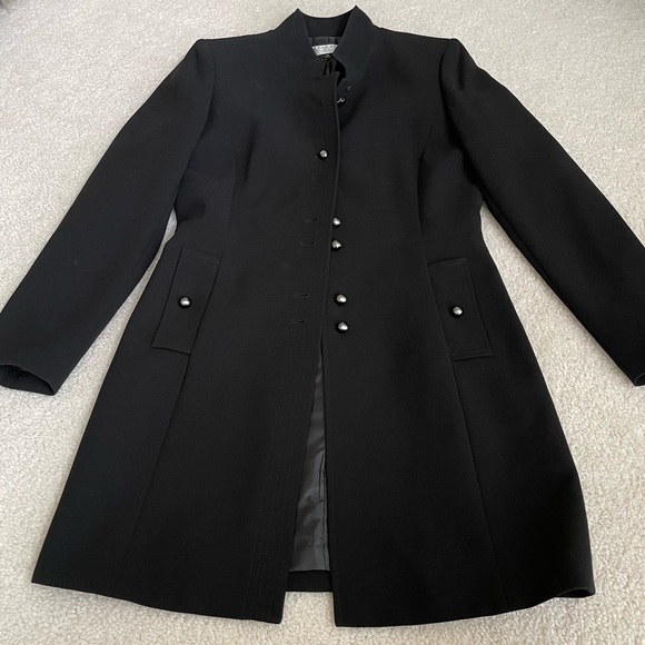 Tahari Jackets & Blazers - Like New Tahari Petite Jacket